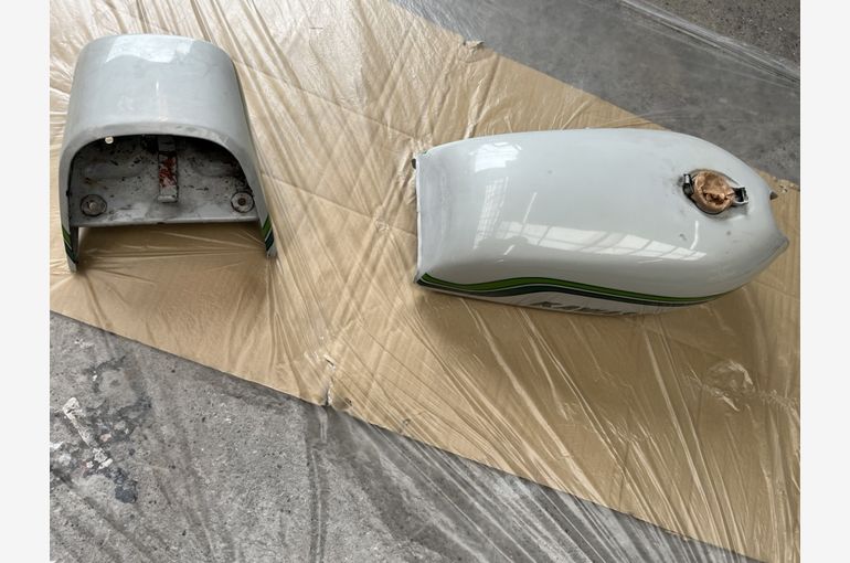 R1-Z タンク　サフェーサー状態 R1-Z タンク サフェーサー状態